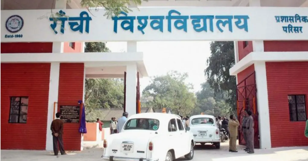 रंगदारी मांगने आए नक्सलियों की ग्रामीणों ने की पिटाई, एक की मौत