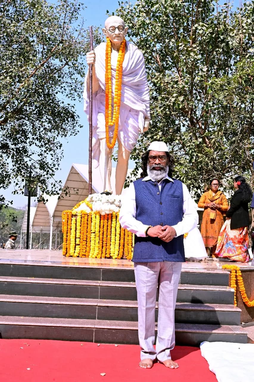 महात्मा गांधी के आदर्शों को जीवन में आत्मसात करना उनके प्रति सच्ची श्रद्धांजलि : मुख्यमंत्री