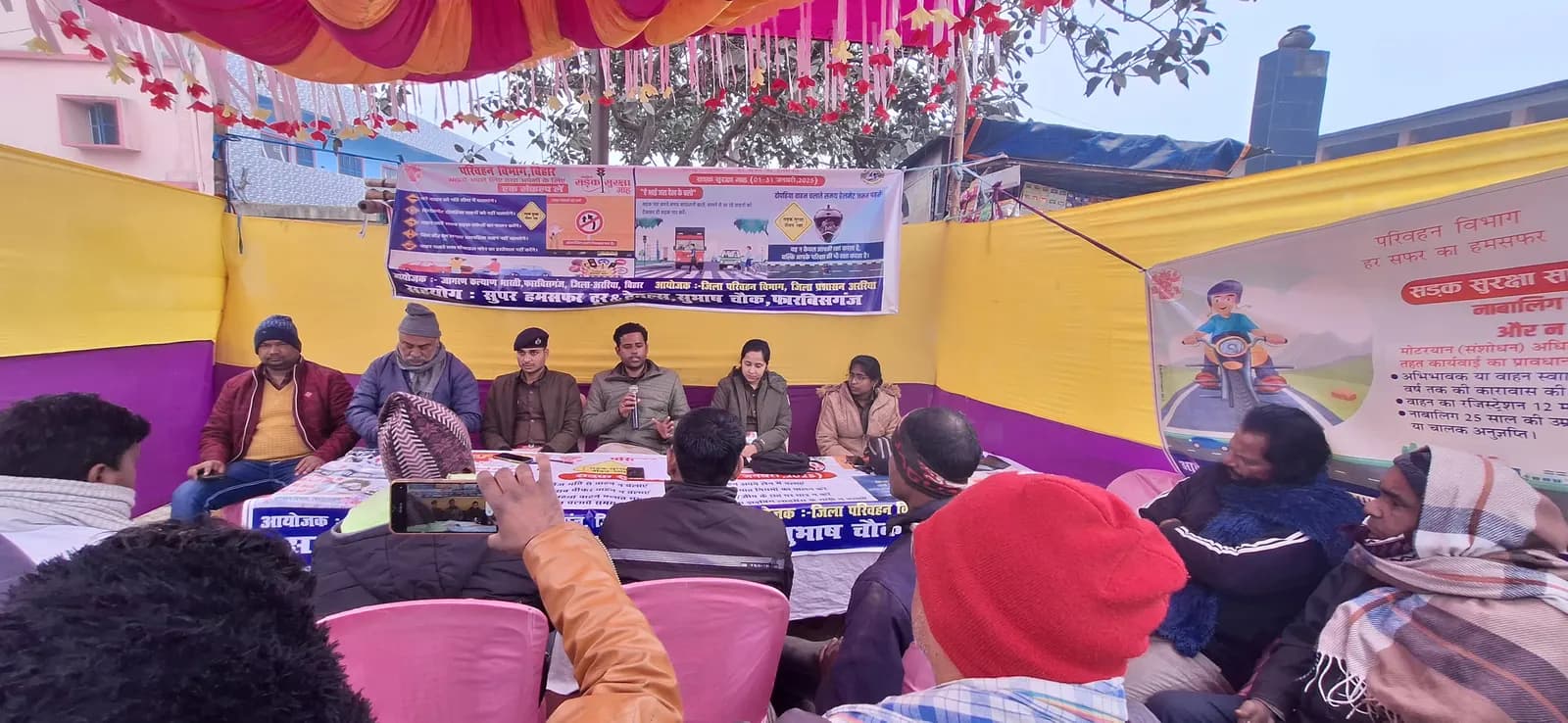 सड़क सुरक्षा जागरूकता अभियान के तहत परिवहन विभाग ने ट्रैफिक रूल्स को लेकर किया जागरूक