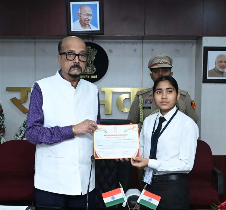 रायपुर : राज्यपाल रमेन डेका ने विद्यार्थियों और लखपति दीदियों को किया सम्मानित