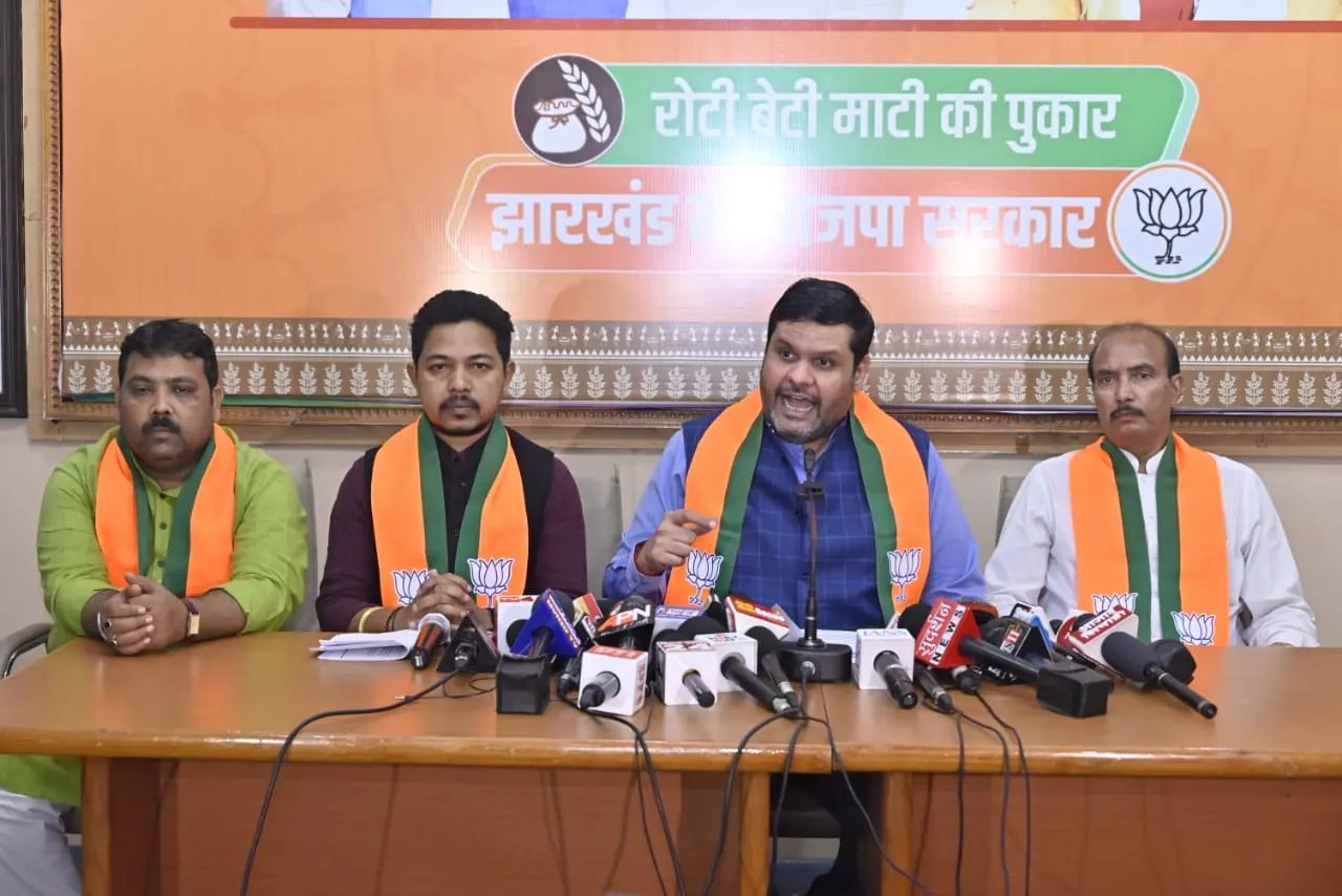 कांग्रेस धारा 370 को बहाल करके आतंकवाद और अलगाववाद का दौर लाना चाहती है : गौरव वल्लभ