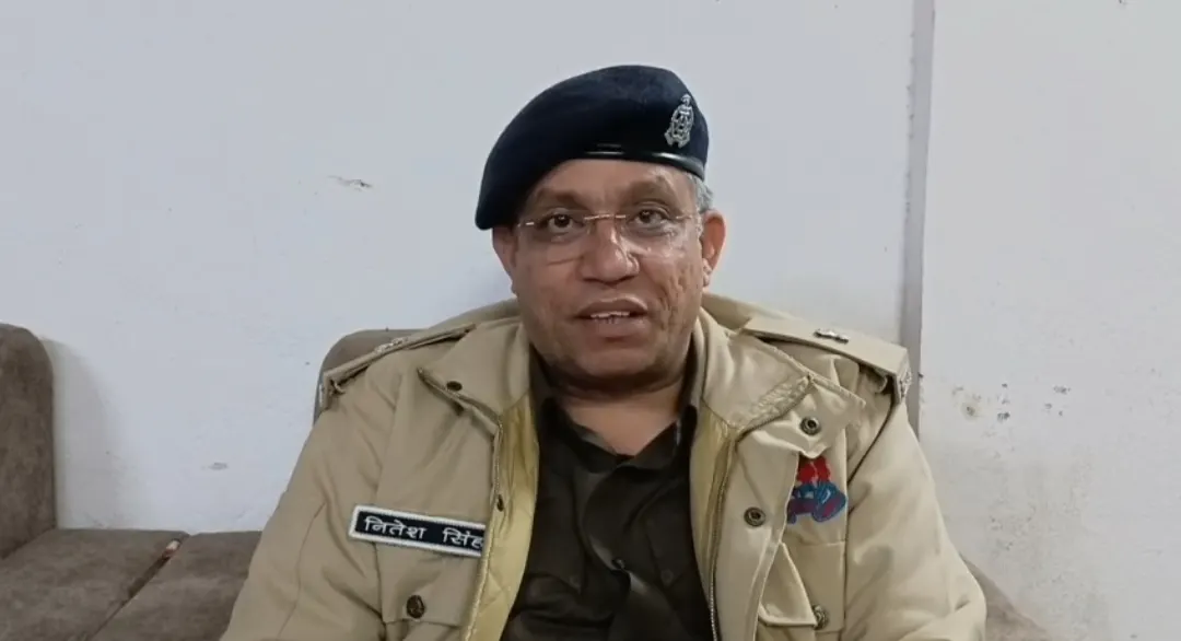युवतियों से दोस्ती कर धर्म परिवर्तन के आरोप में दो गिरफ्तार, तीन जिम सील