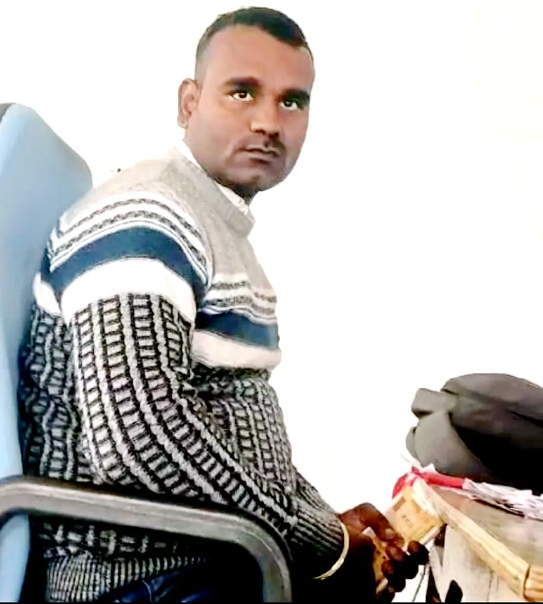 घूसखोर राजस्व निरीक्षक निलंबित, मुख्यमंत्री के निर्देश पर उपायुक्त ने की कार्रवाई