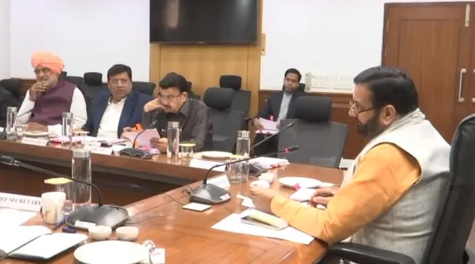 मंत्रिमंडल की बैठक में देरी से पहुंचे विज, पहले जारी हुआ वीडियो