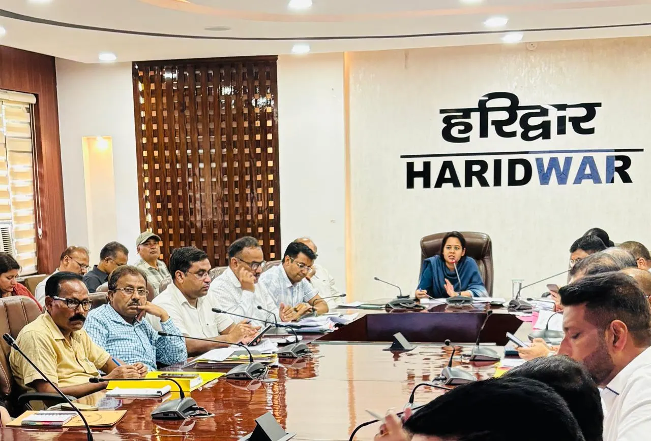 मुख्यमंत्री की घोषणाओं की प्रगति की समीक्षा