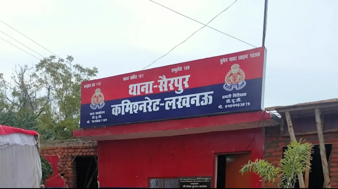 लखनऊ में बेकाबू कार कई वाहनाें से टकराई, दो की मौत