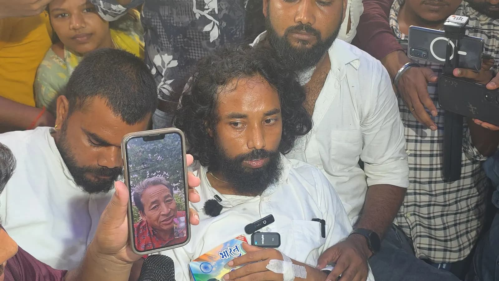 भर्ती आंदोलन के बीच सोनम वांगचुक ने देवेंद्र नाथ महतो से की वीडियो कॉल, दिया समर्थन
