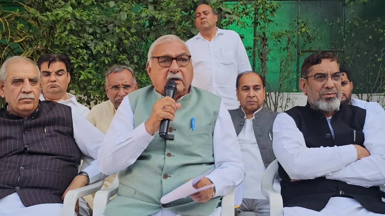 हकीकत से काेसाें दूर है बजट, कर्ज में डूब रहा प्रदेश: हुड्डा