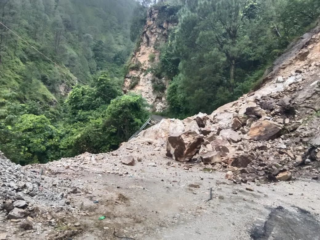 उत्तराखंमड के रुद्रप्रयाग, चमोली व बागेश्वर में खोज एवं बचाव कार्य जारी, चारधाम यात्रा बंद