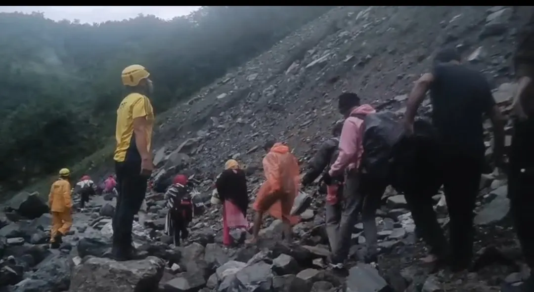 केदारनाथ धाम से लौट रहे 40 श्रद्धालु सोनप्रयाग में फंसे, सभी को सुरक्षित निकाला