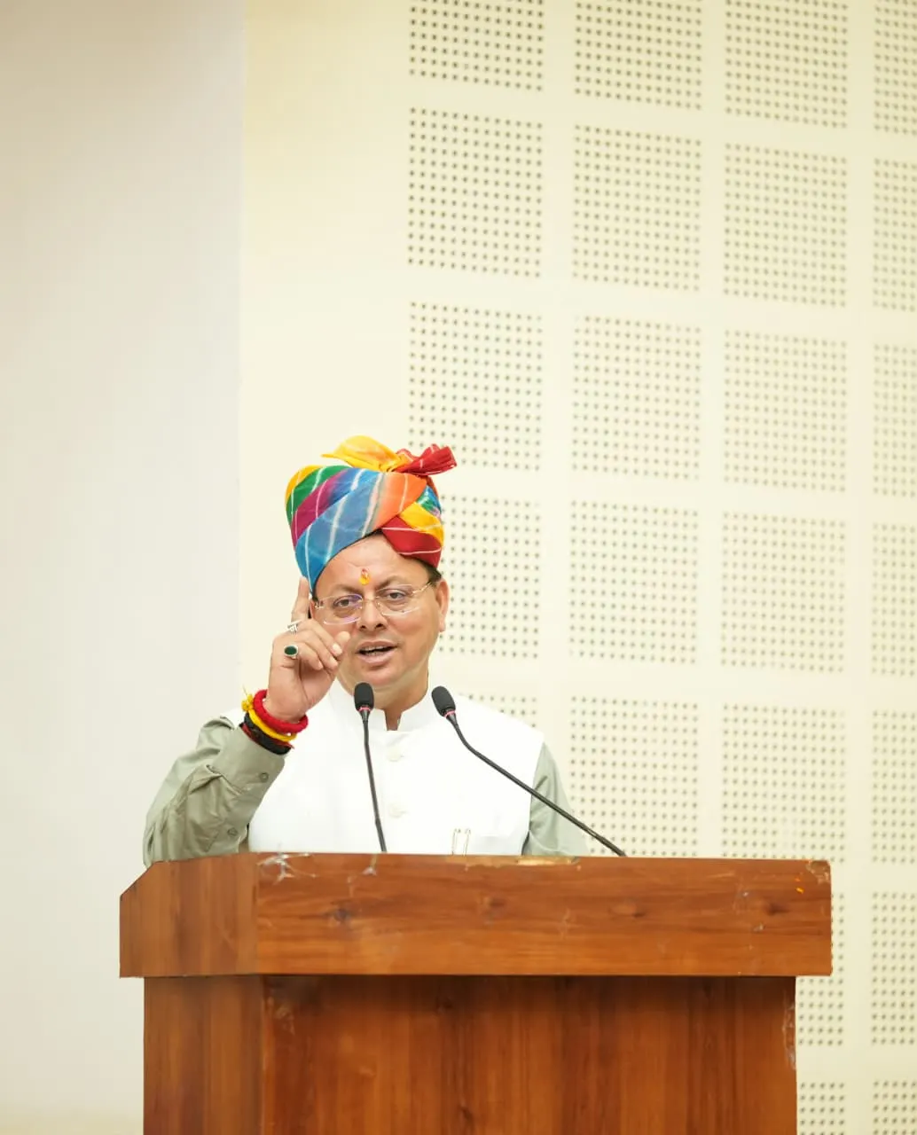सीएम धामी ने निकाय कर्मचारियों का बढ़ाया हौसला, बोले—समस्याओं का होगा चरणबद्ध समाधान