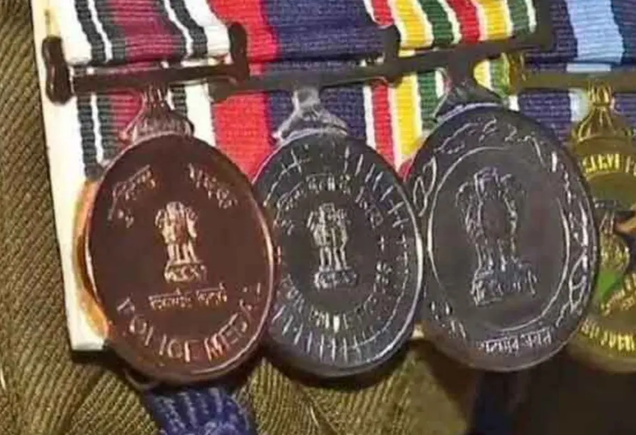झारखंड पुलिस के एक आईपीएस सहित 17 पुलिसकर्मियों को मिला वीरता, राष्ट्रपति और सेवा पदक