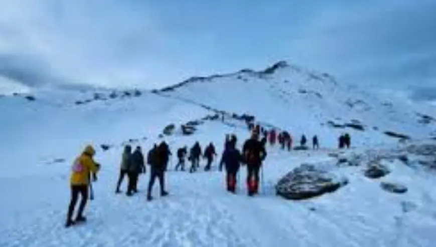 गंगोत्री नेशनल पार्क ने बर्फबारी के बाद ट्रैकिंग पर लगाई अस्थाई रोक
