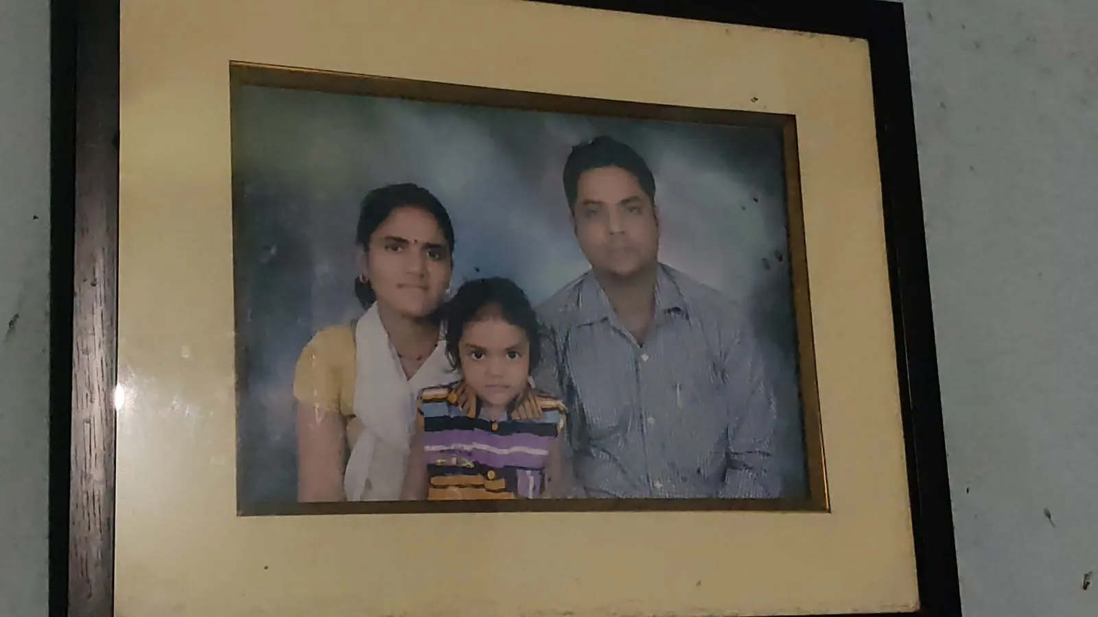 टाटा स्टील के सीनियर ऑफिसर, पत्नी और दो बेटियों का फंदे से लटका मिला शव