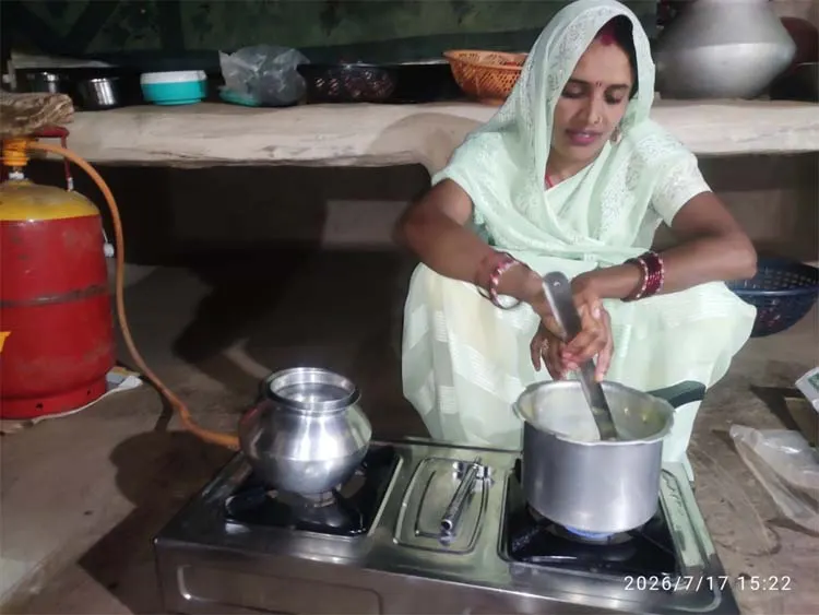 मुख्यमंत्री हेल्पलाइन 1076 से मिला त्वरित समाधान, हितग्राही को मिला उज्ज्वला योजना का गैस कनेक्शन