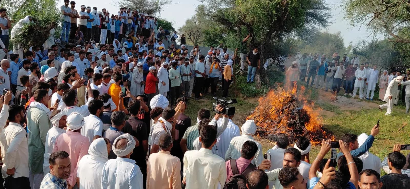 हरियाणा: महिला अध्यापिका मनीषा का नौ दिन बाद हुआ अंतिम संस्कार, छोटे भाई ने दी मुखाग्नि