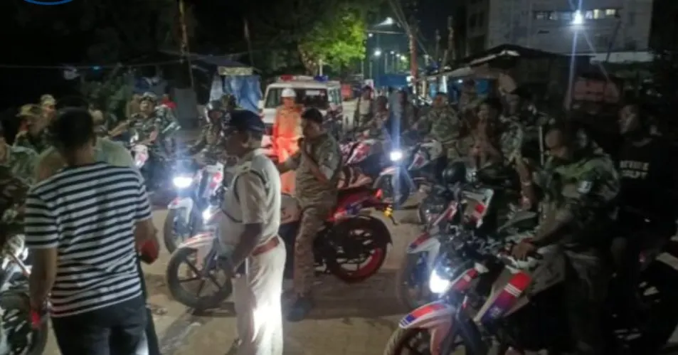 सार्वजनिक स्थलों पर शराब पीने वाले 14 लोग हिरासत में