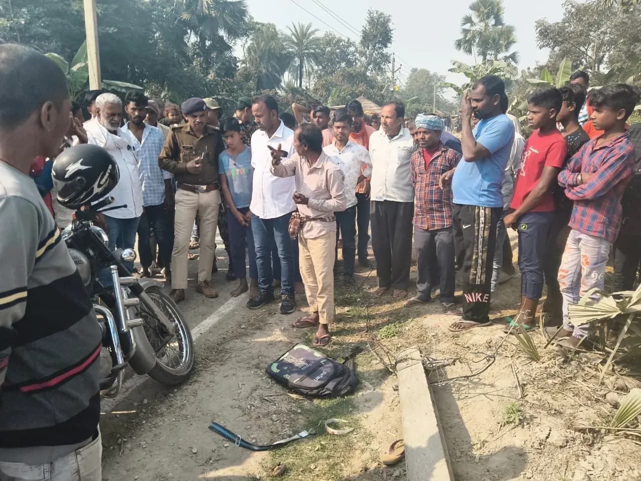 मुजफ्फरपुर में दर्दनाक हादसा: ट्रक की टक्कर से बिजली का तार टूटकर छात्राओं पर गिरा, एक की मौत