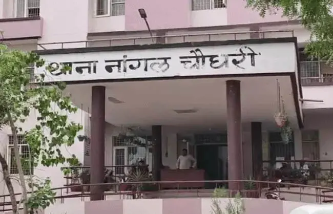 पानी भरने गई किशोरी से छेड़छाड़ के बाद दुष्कर्म का प्रयास, आरोपी फरार