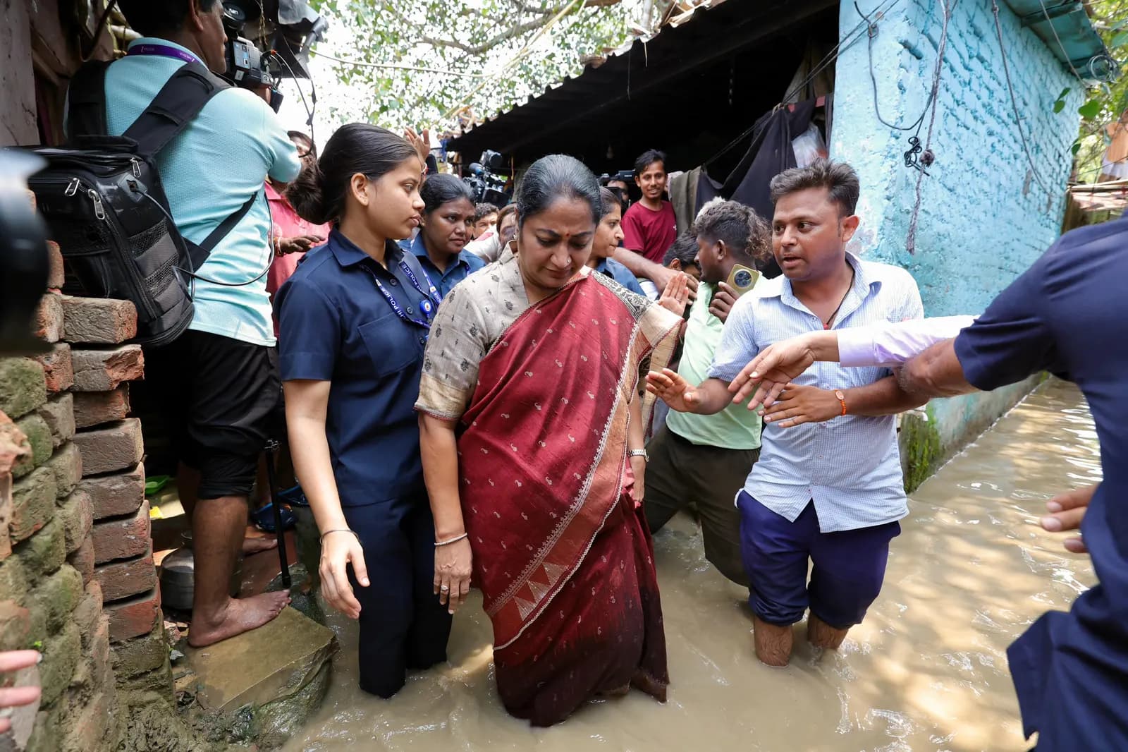 मुख्यमंत्री रेखा गुप्ता ने यमुना बाजार के बाढ़ प्रबंधन और प्रशासनिक तैयारियों का किया निरीक्षण
