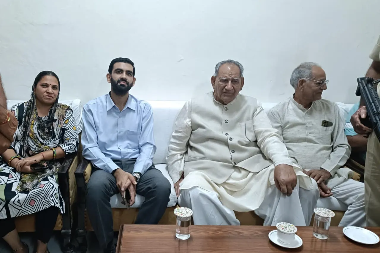 जींद : विधायक ने जनता दरबार लगाकर सुनी लोगों की समस्याएं
