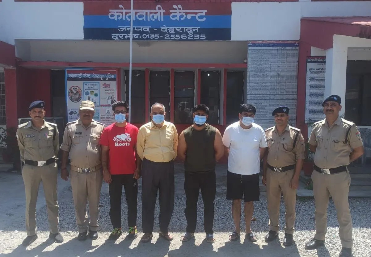 दून पुलिस ने शुरू किया "ऑपरेशन नाईट स्ट्राइक