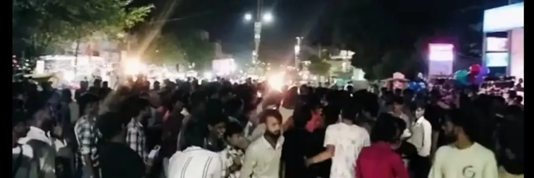 राजगढ़ः झांकी समिति सदस्यों ने थाने के सामने किया प्रदर्शन, टीआई पर लगाए अभद्रता के आरोप