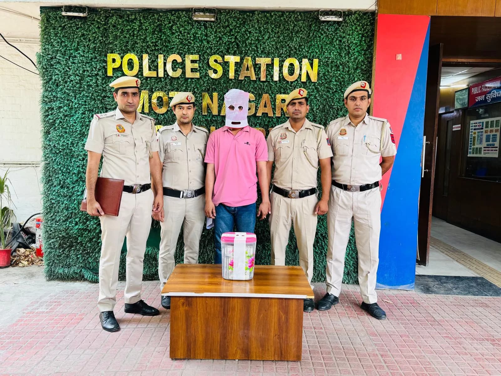 कंपनी के 35 लाख लेकर अकाउंटेंट हुआ फरार, आजमगढ़ से गिरफ्तार