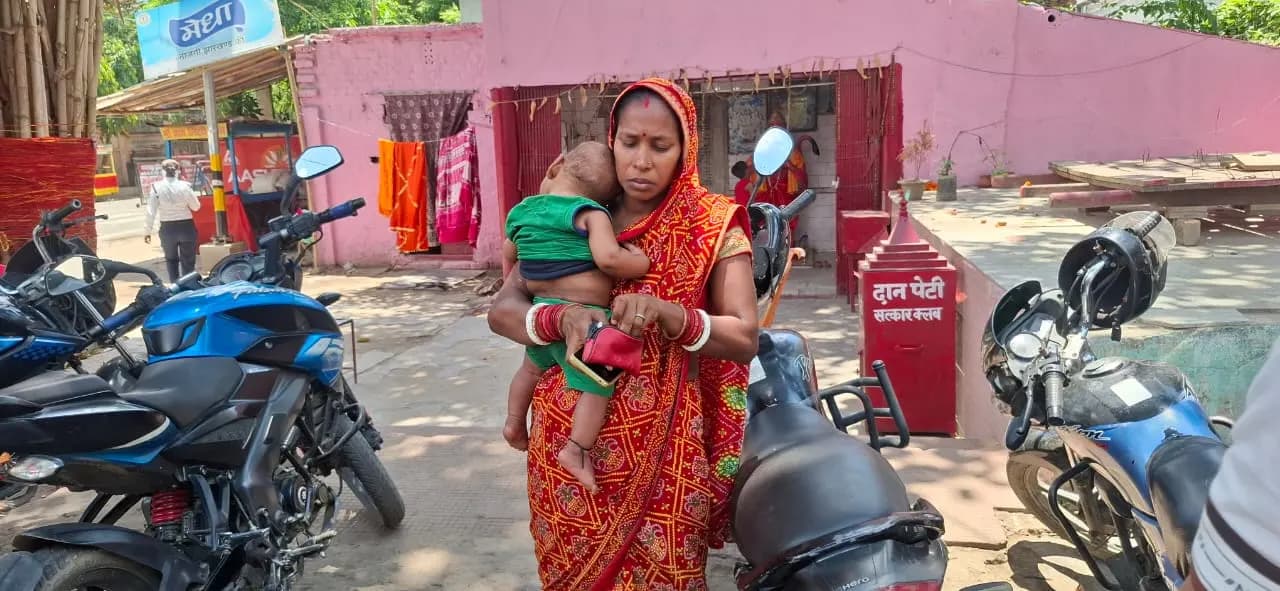 पत्नी के सामने पति को जबरन मोटरसाइकिल पर बिठाकर युवक फरार, सदमे में परिवार
