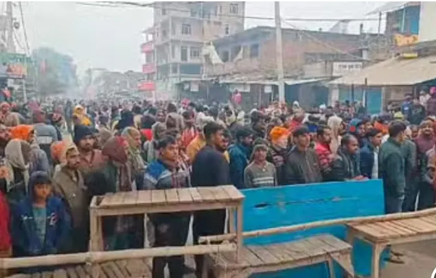 दिहाड़ी मजदूर की ईंट से कूंचकर हत्या,ग्रामीणों में आक्रोश