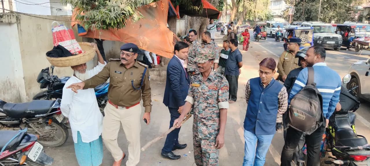 भागलपुर में कई जगहाें पर चलाया गया अतिक्रमण हटाओ अभियान
