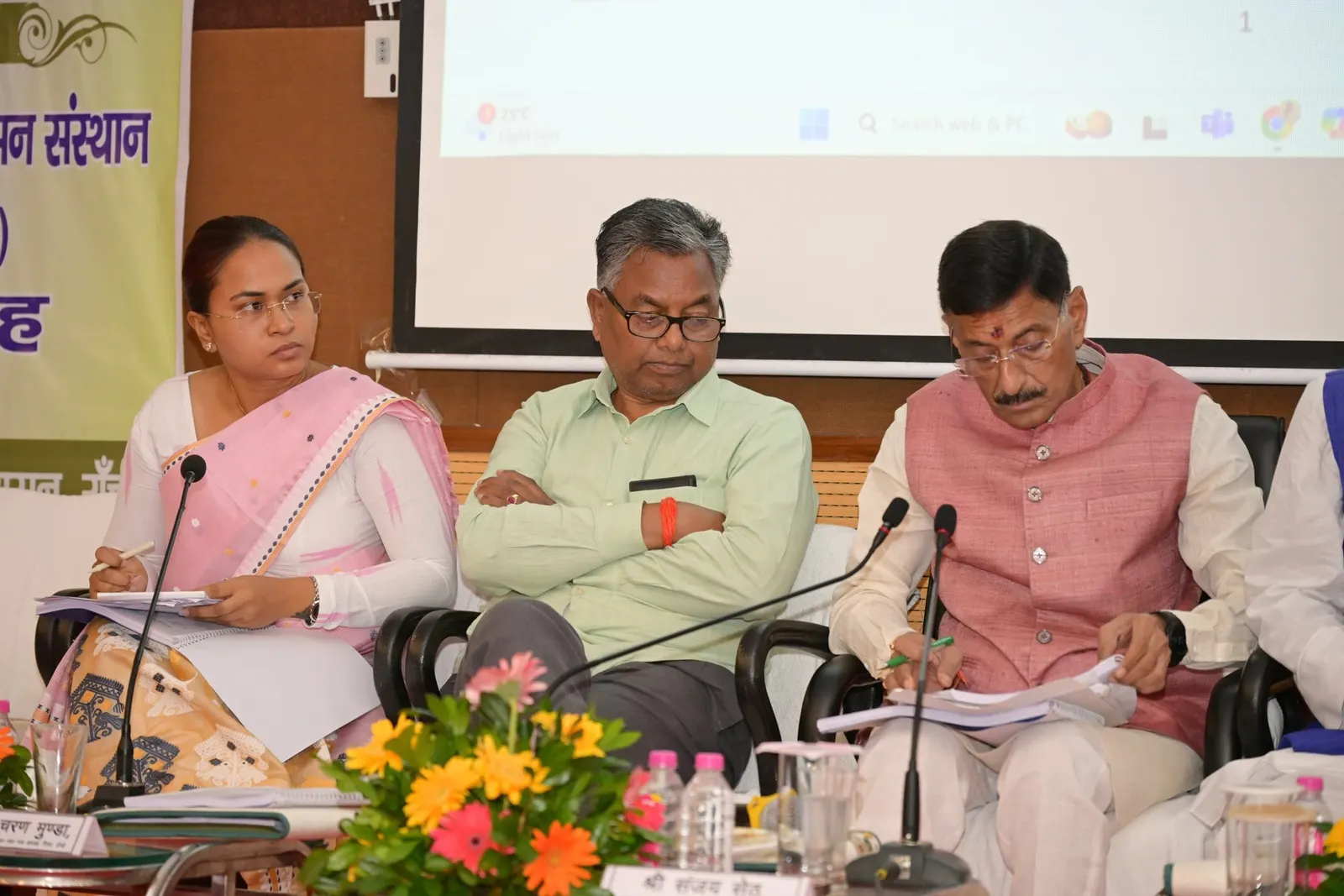 'दिशा' की बैठक में शामिल हुईं मंत्री शिल्पी नेहा तिर्की, विकास योजनाओं की समीक्षा की