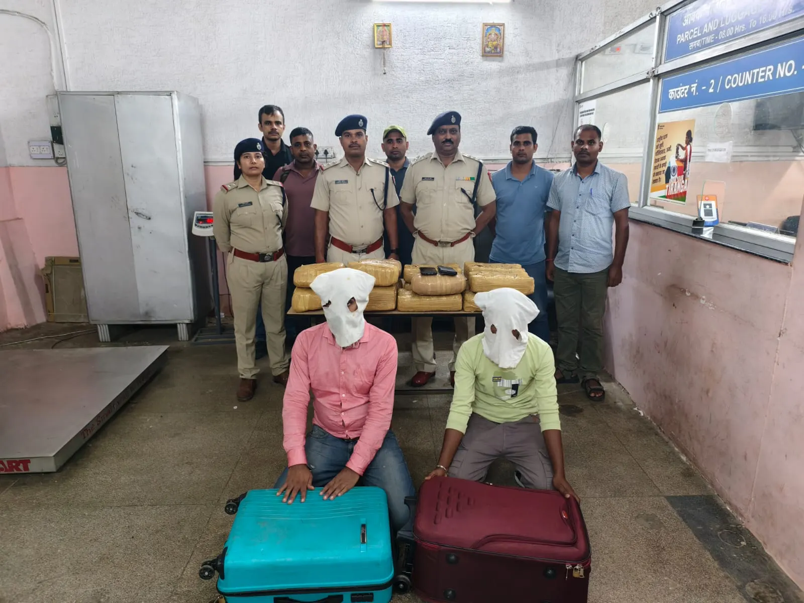 आरपीएफ ने 30 किलो गांजा के साथ दो आरोपितों को किया गिरफ्तार