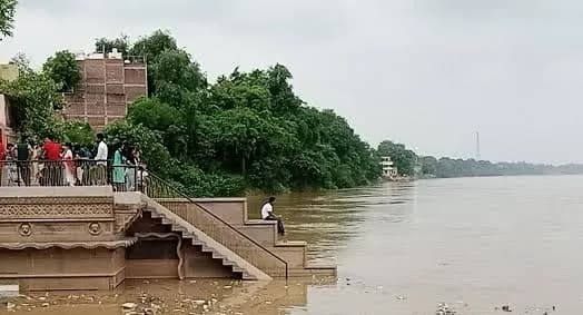 गंगा का जलस्तर बढ़ा, अब तीन सेंटीमीटर प्रति घंटे की दर से हो रही वृद्धि