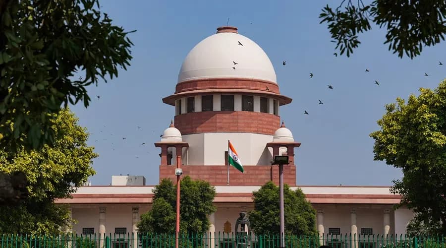 सुप्रीम कोर्ट ने अब्बास अंसारी की जमीन पर गरीबों के लिए सरकारी आवास बनाए जाने पर रोक लगाई
