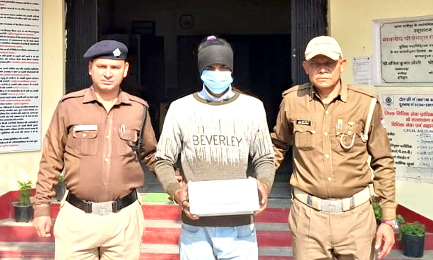 नगदी चोरी के लिए तोड़ा था एटीएम का ताला, चोर चढ़ा पुलिस के हत्थे