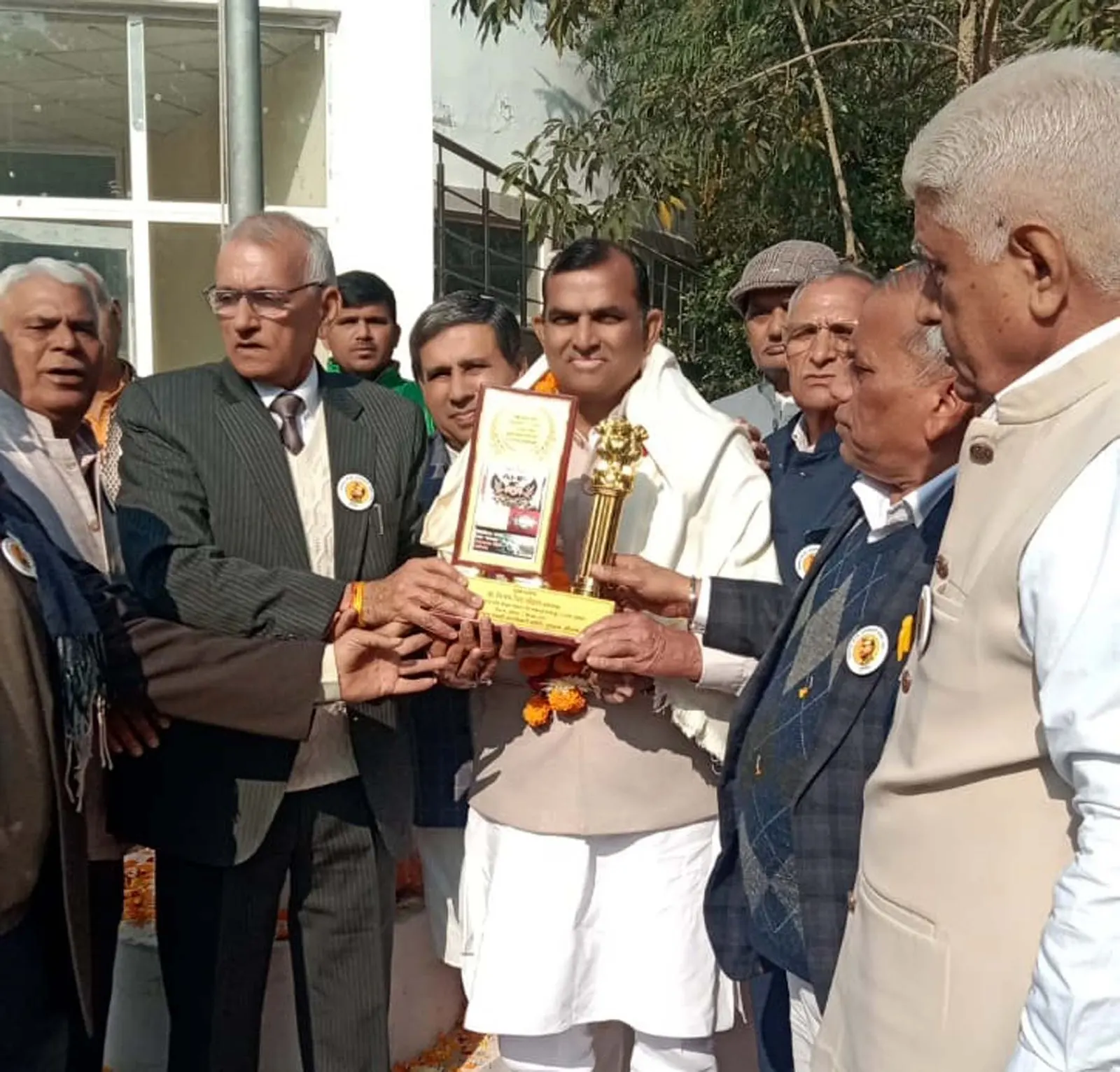 शहीदों व स्वतंत्रता सेनानियों का देश सदा ऋणी रहेगा: डॉ. विजय चौहान