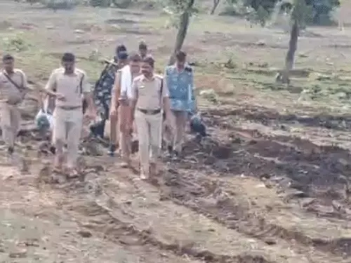 खंडवा: 600 अधिकारियों के साथ वनभूमि खाली कराने कार्रवाई