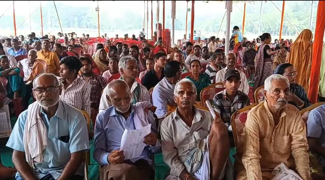 सहायता शिविर में बदइंतजामी, दिव्यांगो और बुजुर्गों को घंटों करना पड़ा इंतजार
