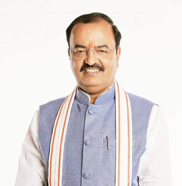 स्वातंत्र्य वीर सावरकर के पासंग भर भी नहीं हैं गांधी : केशव प्रसाद मौर्य