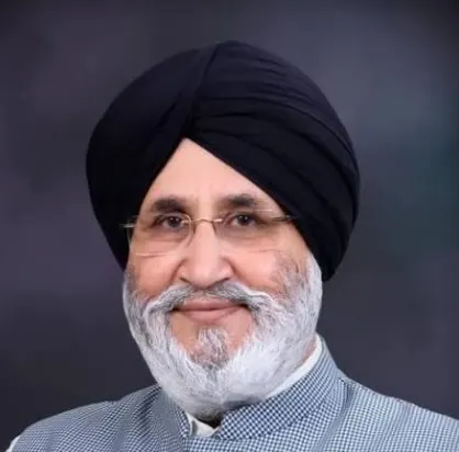 एमबीबीएस फीस बढ़ोतरी मेधावी छात्रों और मध्यमवर्गीय परिवारों पर 'दोहरा' झटका : डॉ. चीमा