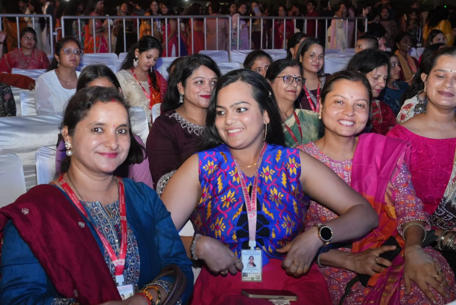 नवरंग डांडिया 3.0 में गरबा-डांडिया की थिरकन और पहाड़ी मंडाण की मधुर धुनों ने बांधा समां