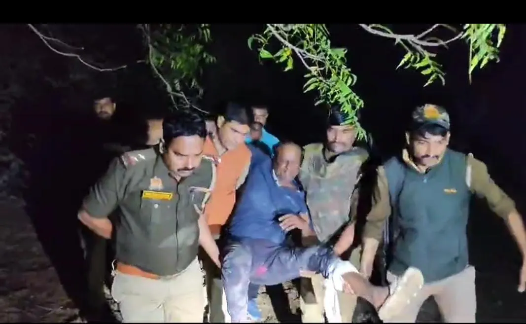 पुलिस मुठभेड़़ में शातिर गोकश गोली लगने से घायल, अस्पताल में कराया भर्तीc