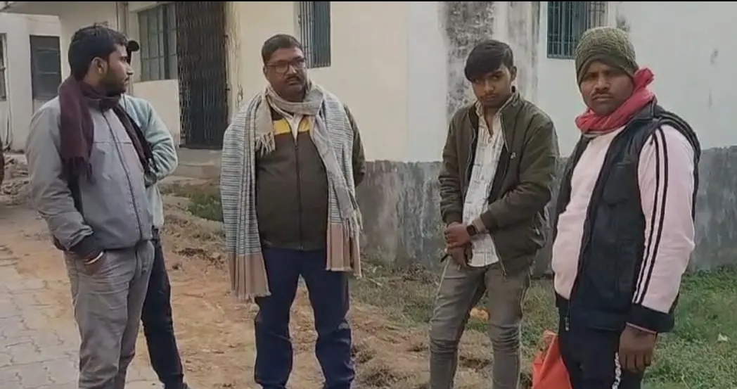 लॉज में रहकर पढ़ाई कर रही छात्रा ने की आत्महत्या