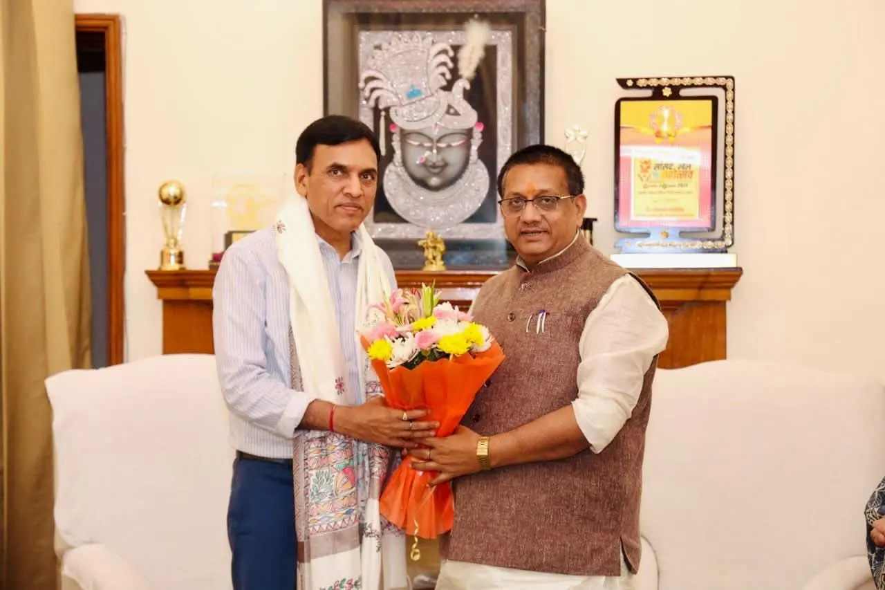 केंद्रीय खेल मंत्री से मिले ईं शैलेंद्र, क्षेत्र के लिए खेल सुविधाओं पर हुई चर्चा