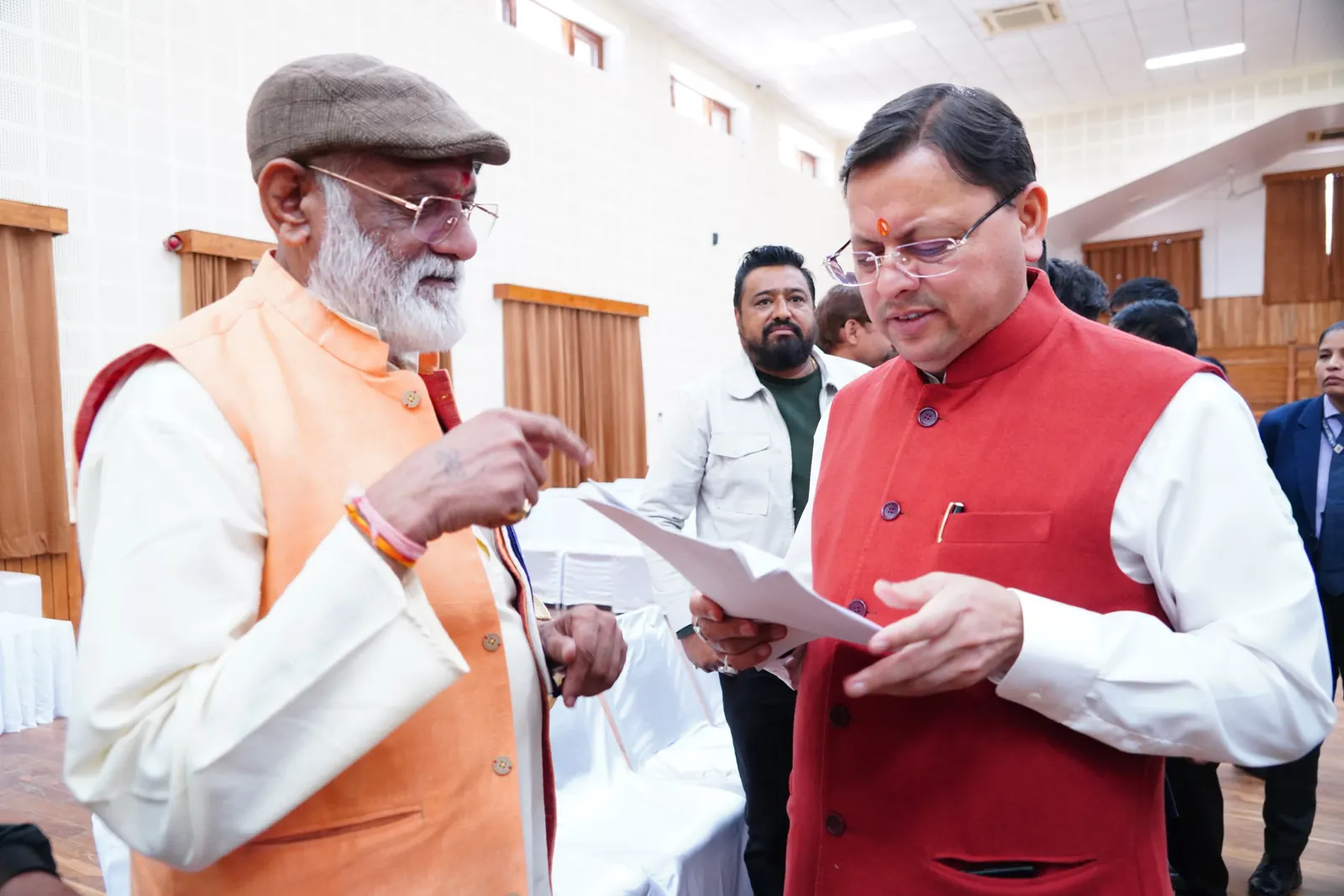 मुख्यमंत्री ने जनता मिलन कार्यक्रम में सुनीं जन समस्याएं, अधिकारियों को दिए फीडबैक लेने के निर्देश