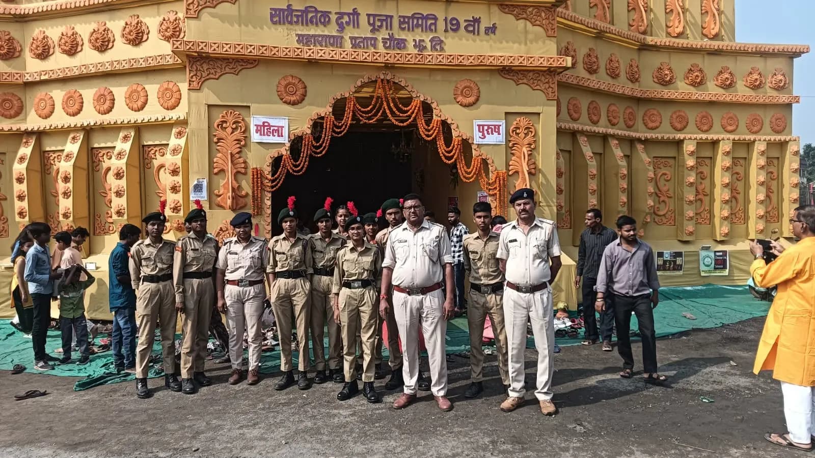 कोडरमा में दुर्गा पूजा पंडालों में तैनात हैं 150 एनसीसी कैडेट