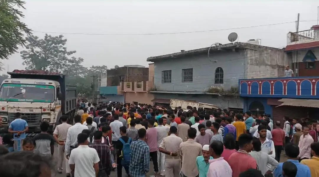 धनबाद में तेज रफ्तार पिकअप वैन ने चार को कुचला, तीन की मौत