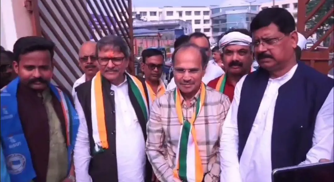 कांग्रेस प्रत्याशी के नामांकन में धनबाद पहुंचे अधीर रंजन
