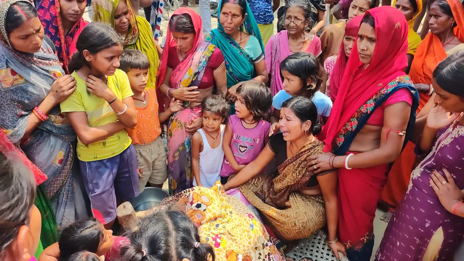 गंगा स्नान कर घर लौट रही महिला को बेलगाम बोलेरो ने कुचला, मौके पर हुई मौत